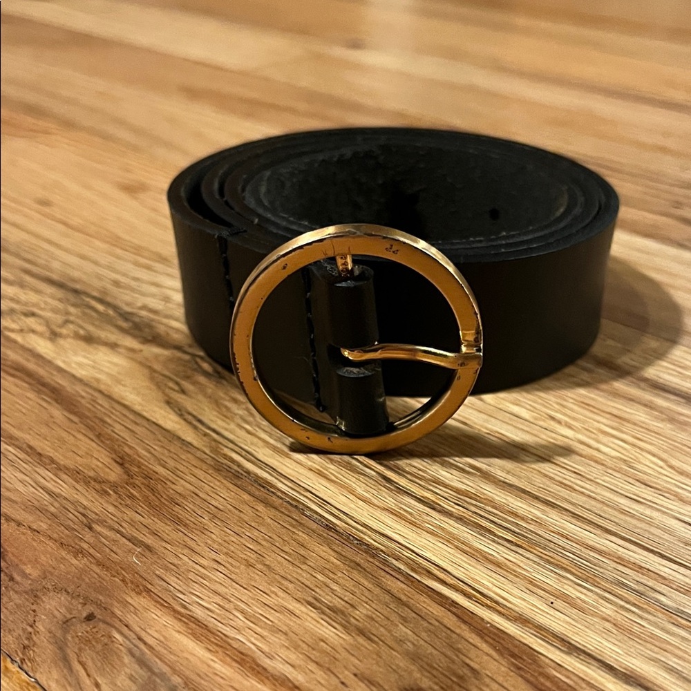 Boden Black Leather Belt with Gold Circle Buckle (small)